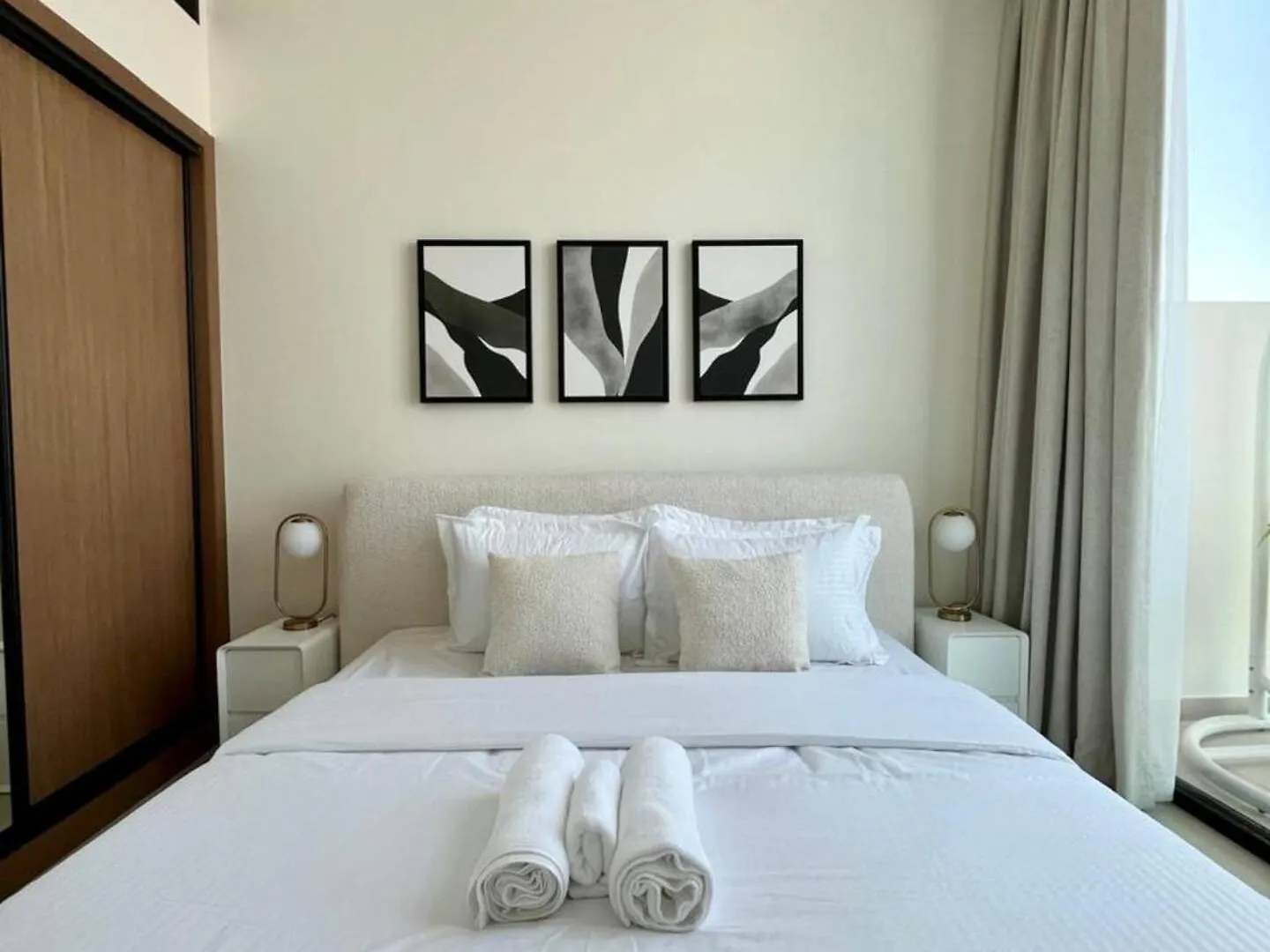 Monochrome Retreat Sleek B&W-Grey 1Br In Jvc! Apartment Dubai